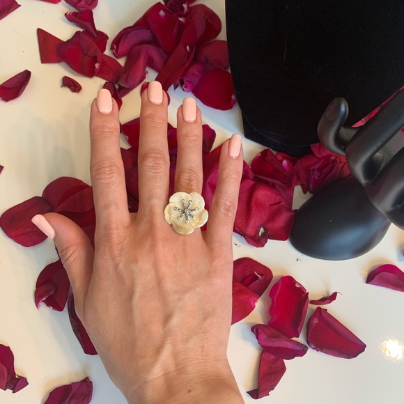 Mother of pearl JENAVI ring - Picture 3 of 5